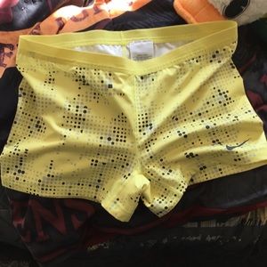 Never worn Nike spandex size L